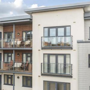 Discover Your Dream Two-Bedroom Flat in Exmouth: Stylish Living for Only £325,000! Discover Your Dream Two-Bedroom Flat in Exmouth: Stylish Living for Only £325,000!