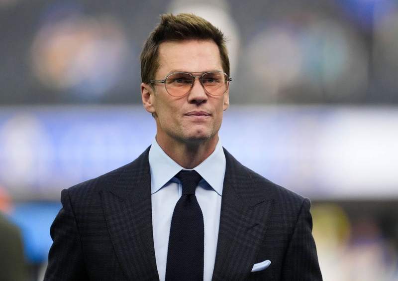 Tom Brady’s Stunning Gucci Modeling Debut: Fans React and Weigh In! Tom Brady’s Stunning Gucci Modeling Debut: Fans React and Weigh In!