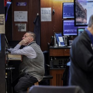 Wall Street Dips Amid Rising Yields and Inflation Concerns: What It Means for Your Investments Wall Street Dips Amid Rising Yields and Inflation Concerns: What It Means for Your Investments