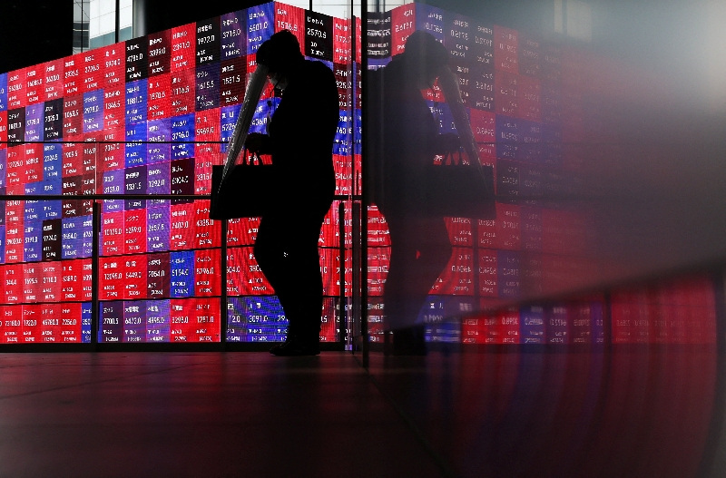 Global Stocks Decline as Oil Prices Surge: What Investors Need to Know Global Stocks Decline as Oil Prices Surge: What Investors Need to Know