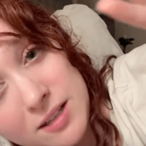 Chappell Roan Speaks Out on Incident with Jude Law’s Daughter: ‘I Don’t Hate My Fans’ – What Really Happened? Chappell Roan Speaks Out on Incident with Jude Law’s Daughter: ‘I Don’t Hate My Fans’ – What Really Happened?