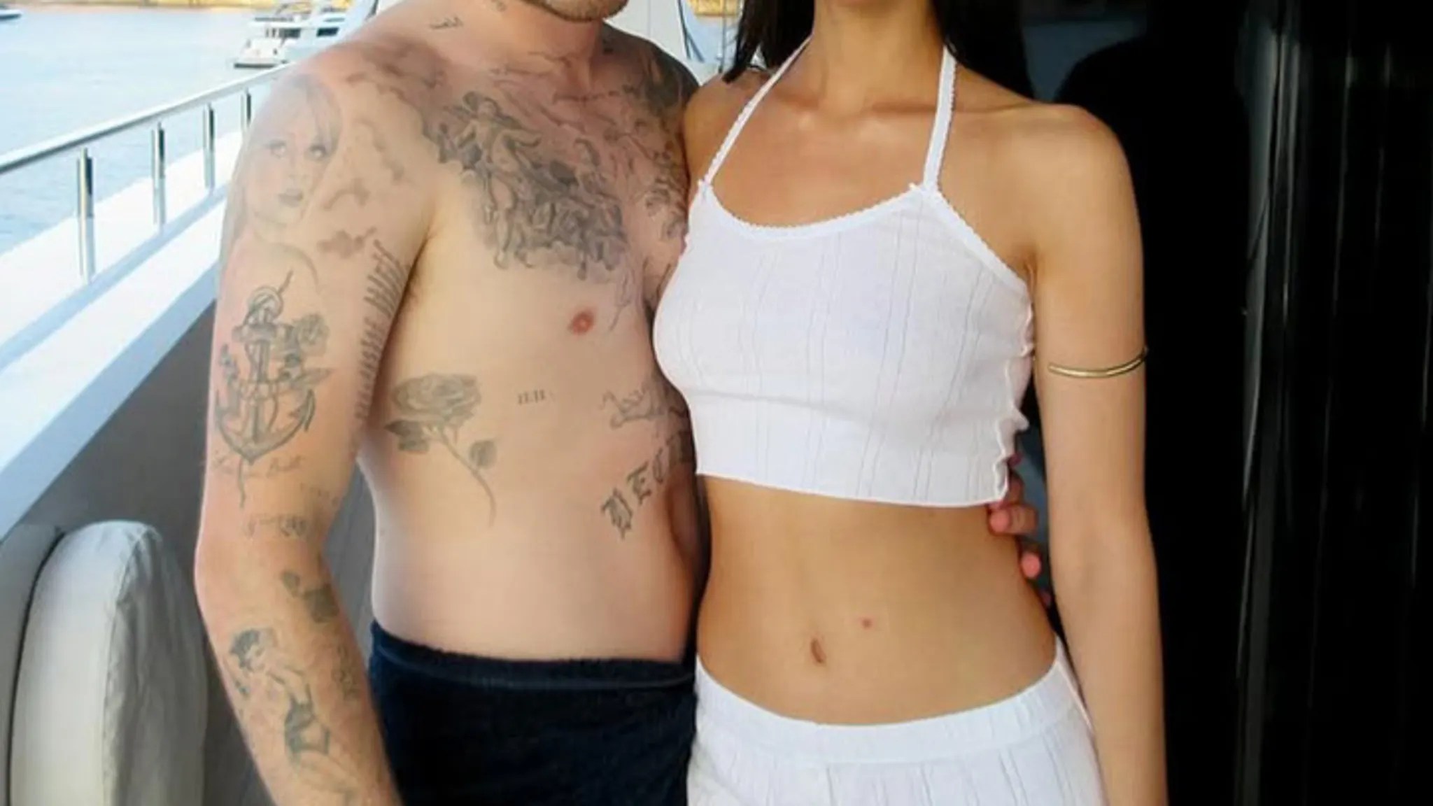 Guess the Hot Hollywood Couple Getting Handsy on a Yacht! Guess the Hot Hollywood Couple Getting Handsy on a Yacht!