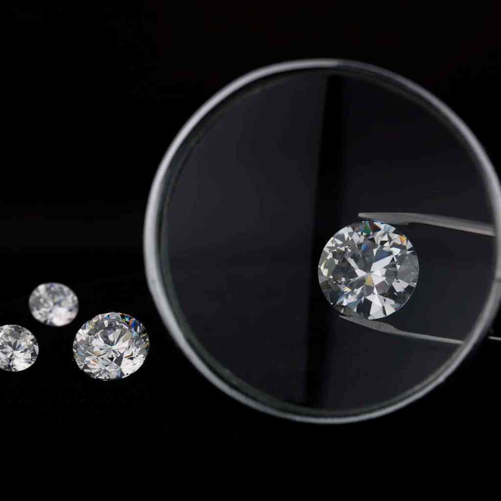 Labdia vs. Mined Diamonds Labdia vs. Mined Diamonds