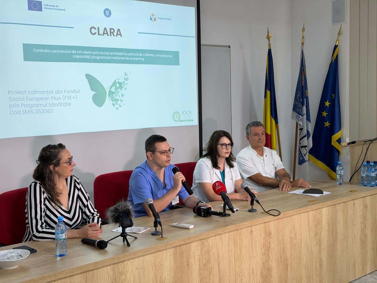 Femei din comunități vulnerabile participând la sesiune de informare despre cancer col uterin, screening populațional și vaccinare HPV în România. | sursa foto: News.ro Femei din comunități vulnerabile participând la sesiune de informare despre cancer col uterin, screening populațional și vaccinare HPV în România. | sursa foto: News.ro
