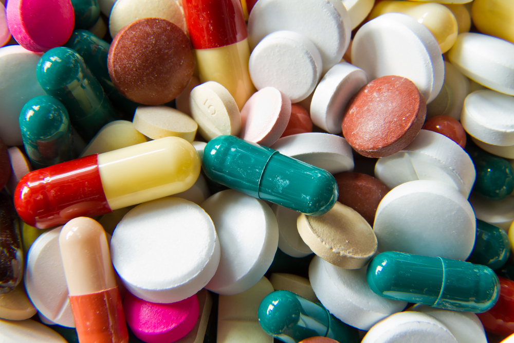 Asistentă arestată crimă în fața Spitalului Cisnădie, în timpul verificărilor DSP privind gestionarea benzodiazepinelor și medicamentelor regim special | sursa foto: News.ro Asistentă arestată crimă în fața Spitalului Cisnădie, în timpul verificărilor DSP privind gestionarea benzodiazepinelor și medicamentelor regim special | sursa foto: News.ro