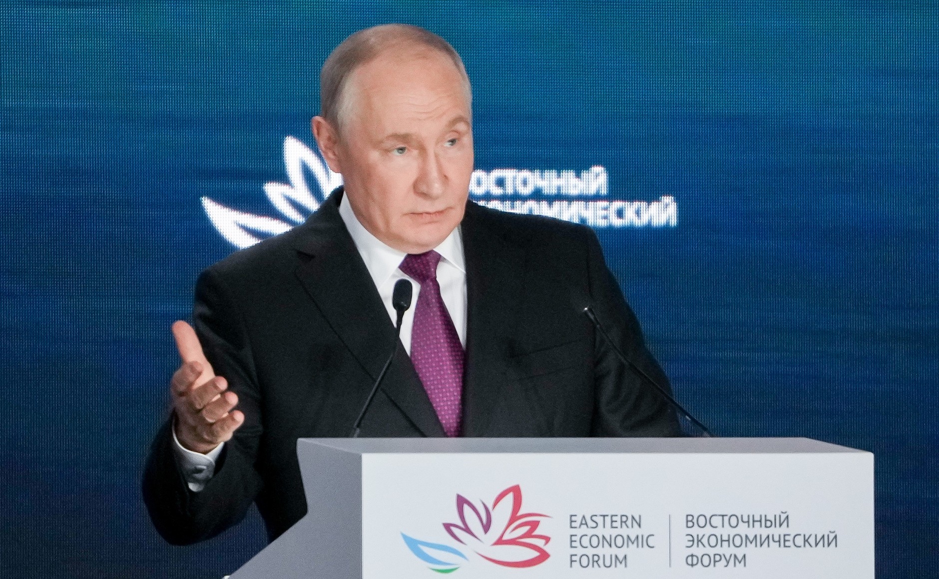 Președintele Vladimir Putin și premierul Narendra Modi discutând la summitul BRICS din India, cu teme despre război Iran și relații India-Rusia. | sursa foto: News.ro Președintele Vladimir Putin și premierul Narendra Modi discutând la summitul BRICS din India, cu teme despre război Iran și relații India-Rusia. | sursa foto: News.ro