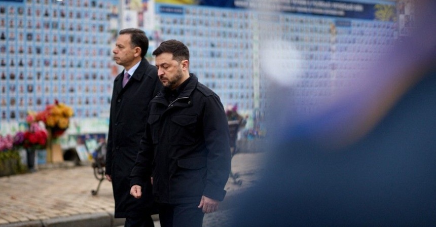 Volodimir Zelenski în timpul unei videoconferințe cu lideri europeni, discutând relații internaționale și strategii diplomatice online | sursa foto: News.ro Volodimir Zelenski în timpul unei videoconferințe cu lideri europeni, discutând relații internaționale și strategii diplomatice online | sursa foto: News.ro