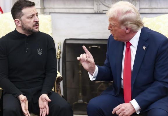 Volodimir Zelenski și Donald Trump discutând la Mar-a-Lago despre planul de pace Ucraina și conflictul Rusia Ucraina în Florida. | sursa foto: News.ro Volodimir Zelenski și Donald Trump discutând la Mar-a-Lago despre planul de pace Ucraina și conflictul Rusia Ucraina în Florida. | sursa foto: News.ro