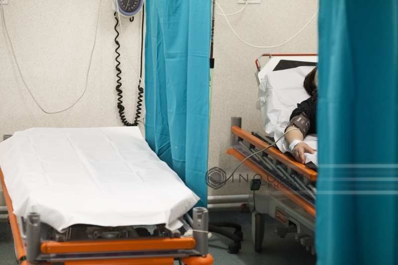 Tineri adulți și adolescenți în sala de așteptare a unei secții de urologie, afectați de efecte ketamină și internări urologie ketamină. | sursa foto: News.ro Tineri adulți și adolescenți în sala de așteptare a unei secții de urologie, afectați de efecte ketamină și internări urologie ketamină. | sursa foto: News.ro