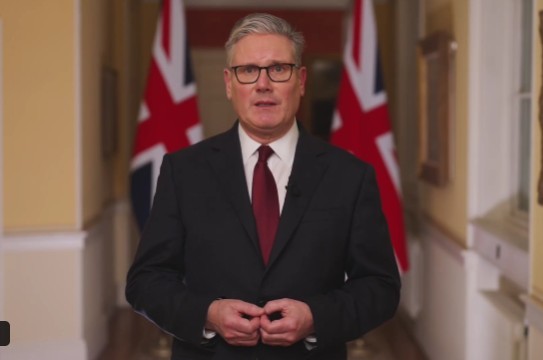Harta strategică a bazelor britanice Diego Garcia și RAF Fairford, evidențiind alianțe militare și zone vizate de atacuri Iran în Golf. | sursa foto: News.ro Harta strategică a bazelor britanice Diego Garcia și RAF Fairford, evidențiind alianțe militare și zone vizate de atacuri Iran în Golf. | sursa foto: News.ro