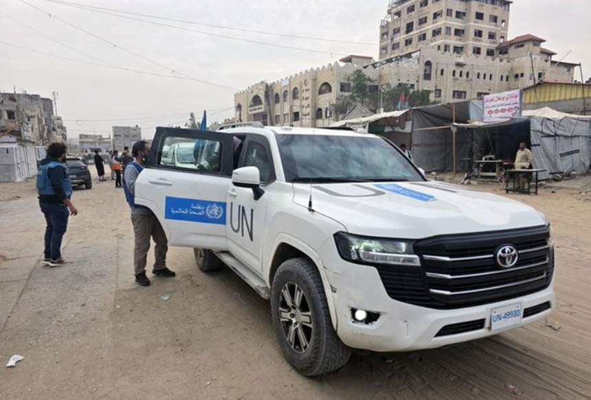 Punctul de trecere Kerem Shalom cu vehicule și containere pentru ajutor umanitar Gaza, sub supraveghere securitate frontieră Israel. | sursa foto: News.ro Punctul de trecere Kerem Shalom cu vehicule și containere pentru ajutor umanitar Gaza, sub supraveghere securitate frontieră Israel. | sursa foto: News.ro