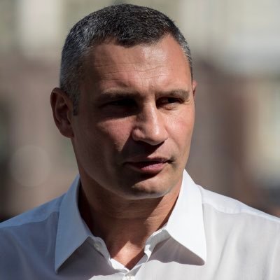 Zona supermarketului din Kiev izolată de poliție, cu pete de sânge și urme ale atacului armat Kiev, victime atac în anchetă terorism. | sursa foto: News.ro Zona supermarketului din Kiev izolată de poliție, cu pete de sânge și urme ale atacului armat Kiev, victime atac în anchetă terorism. | sursa foto: News.ro