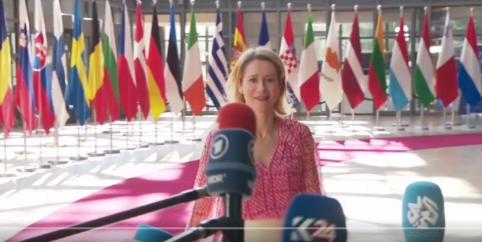 Miniștri de externe ai UE în discuții oficiale la masa rotundă privind negocieri Rusia UE, rol Europa și sancțiuni Rusia în Cipru. | sursa foto: News.ro Miniștri de externe ai UE în discuții oficiale la masa rotundă privind negocieri Rusia UE, rol Europa și sancțiuni Rusia în Cipru. | sursa foto: News.ro
