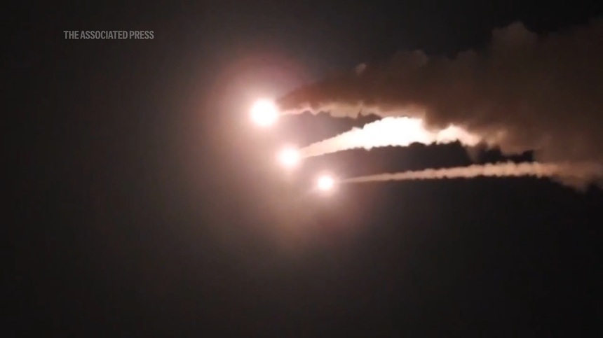 Explozie în sudul Libanului după atacuri israeliene, cu fum dens și clădiri avariate, în contextul conflictului Hezbollah și țintă aeriană Yemen interceptată. | sursa foto: News.ro Explozie în sudul Libanului după atacuri israeliene, cu fum dens și clădiri avariate, în contextul conflictului Hezbollah și țintă aeriană Yemen interceptată. | sursa foto: News.ro