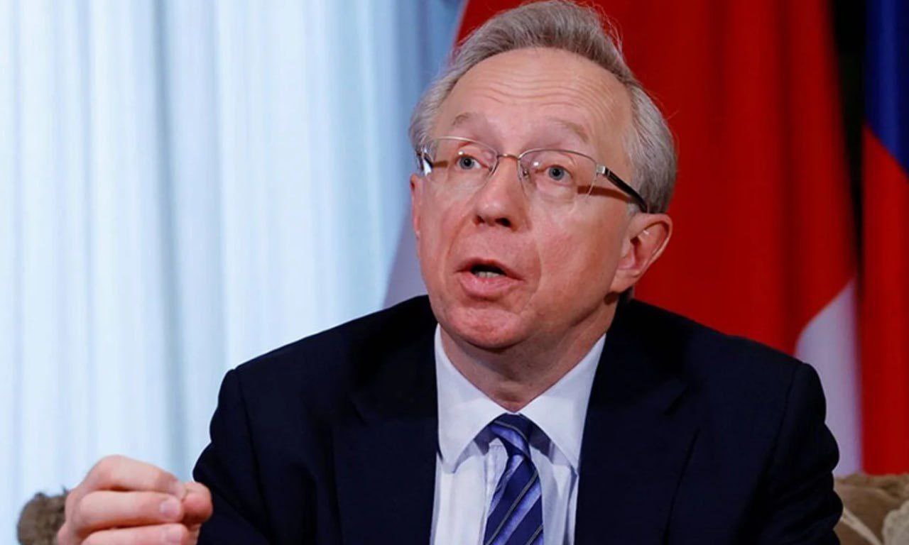 Mihail Galuzin discutând în conferință de presă despre negocieri Ucraina și relații Rusia-Occident în contextul conflictului Ucraina. | sursa foto: News.ro Mihail Galuzin discutând în conferință de presă despre negocieri Ucraina și relații Rusia-Occident în contextul conflictului Ucraina. | sursa foto: News.ro