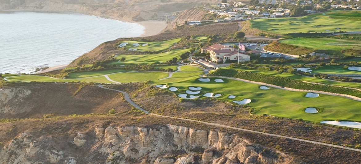 Arestare bărbat înarmat pe teren golf Trump în California, agenți de securitate în acțiune înaintea vizitei președintelui Trump | sursa foto: News.ro Arestare bărbat înarmat pe teren golf Trump în California, agenți de securitate în acțiune înaintea vizitei președintelui Trump | sursa foto: News.ro