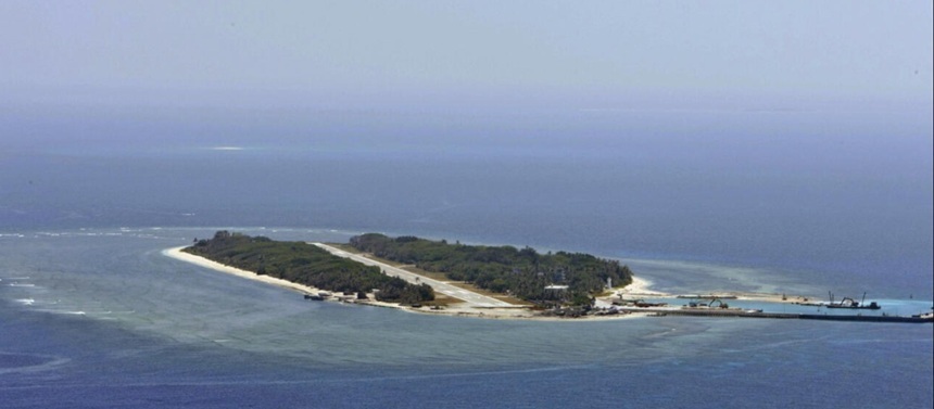 Avioane militare americane survolează strâmtoarea Taiwan în zbor tactic, în contextul tensiunilor China SUA și monitorizării armatei chineze. | sursa foto: News.ro Avioane militare americane survolează strâmtoarea Taiwan în zbor tactic, în contextul tensiunilor China SUA și monitorizării armatei chineze. | sursa foto: News.ro