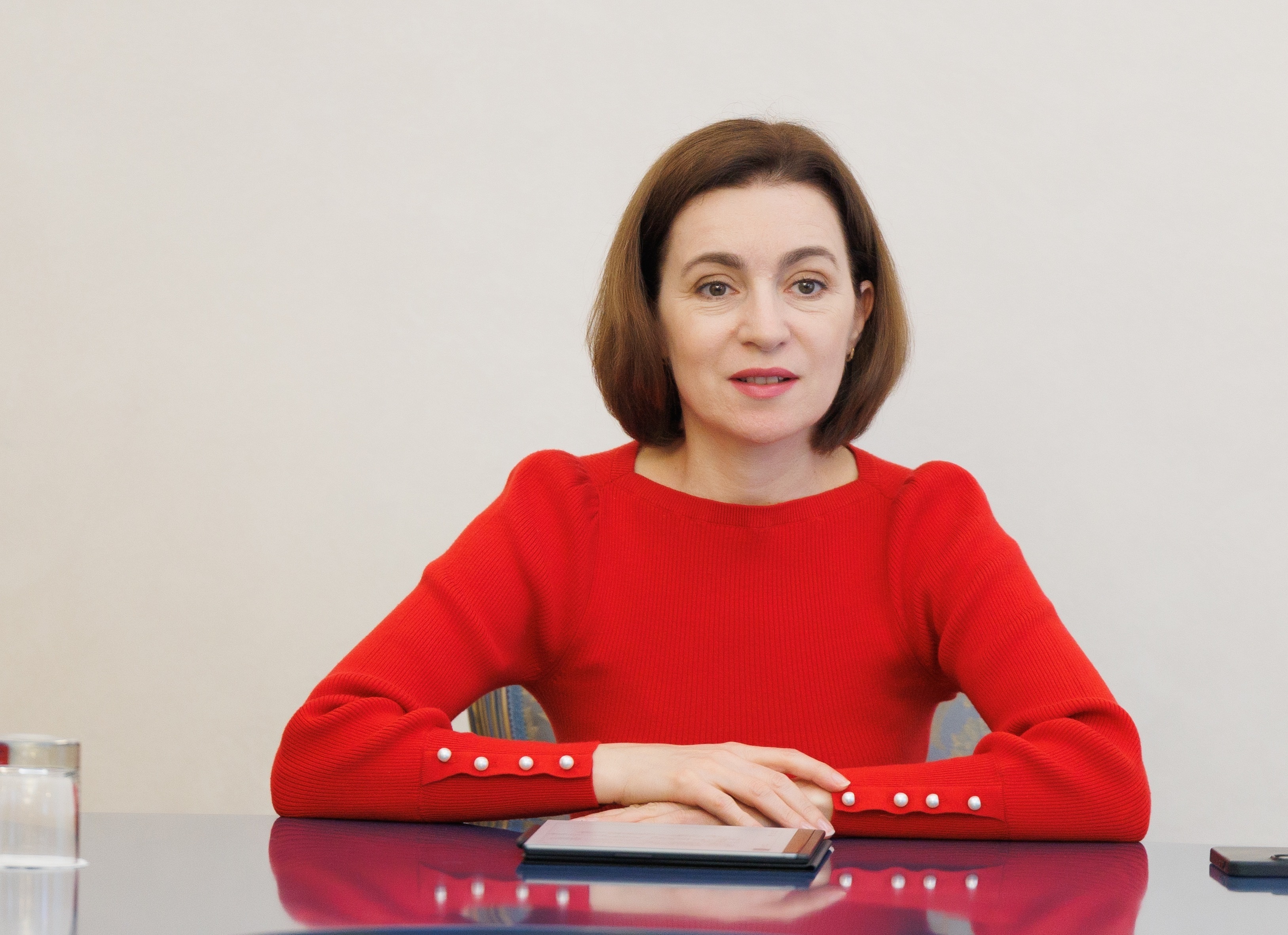 Ruinele centrului comercial din Krivoi Rog după atacul rusesc, cu echipe de salvare și victime atac vizibile în zonă, reacții internaționale în fundal. | sursa foto: News.ro Ruinele centrului comercial din Krivoi Rog după atacul rusesc, cu echipe de salvare și victime atac vizibile în zonă, reacții internaționale în fundal. | sursa foto: News.ro