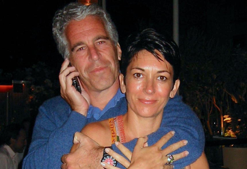 Ghislaine Maxwell în sala de judecată în timpul procesului pentru trafic sexual și condamnare legată de cazul Epstein | sursa foto: News.ro Ghislaine Maxwell în sala de judecată în timpul procesului pentru trafic sexual și condamnare legată de cazul Epstein | sursa foto: News.ro