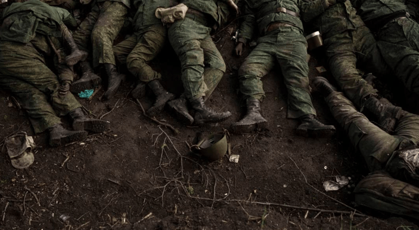 Soldați ruși în tranșee, ilustrând pierderi militare Rusia și dificultăți în recrutare armată în contextul atacurilor rusești Ucraina. | sursa foto: News.ro Soldați ruși în tranșee, ilustrând pierderi militare Rusia și dificultăți în recrutare armată în contextul atacurilor rusești Ucraina. | sursa foto: News.ro