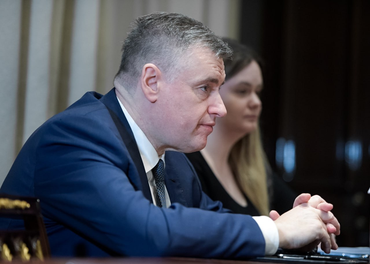 Leonid Sluțki vorbind la o conferință de presă despre arme nucleare tactice și politica externă Rusia în contextul războiului din Ucraina. | sursa foto: News.ro Leonid Sluțki vorbind la o conferință de presă despre arme nucleare tactice și politica externă Rusia în contextul războiului din Ucraina. | sursa foto: News.ro