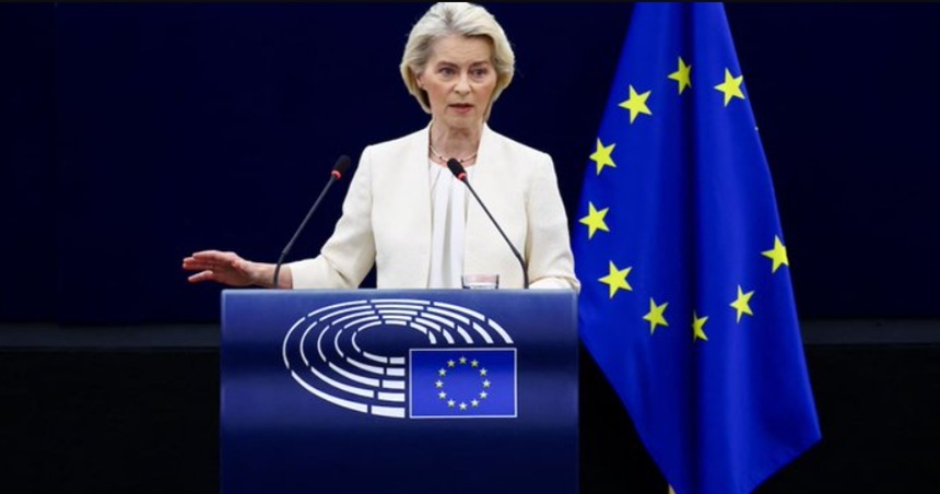 Ursula von der Leyen prezentând Programul Kids Act privind interzicerea rețelelor sociale pentru copii sub 13 ani și vârsta utilizare rețele sociale. | sursa foto: News.ro Ursula von der Leyen prezentând Programul Kids Act privind interzicerea rețelelor sociale pentru copii sub 13 ani și vârsta utilizare rețele sociale. | sursa foto: News.ro