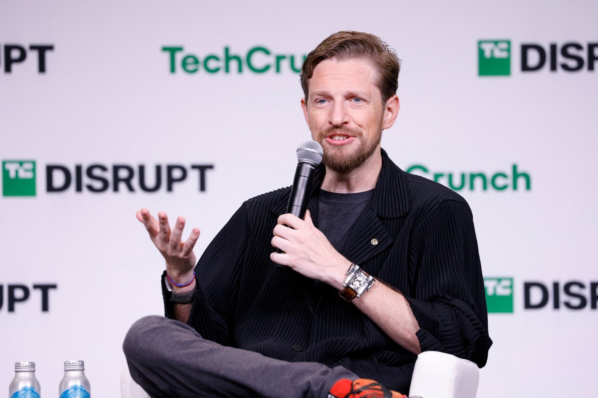 Matt Mullenweg în ședință cu consiliul de administrație al Automattic, Mark Davies numit CEO interimar în timpul concediului său | sursa foto: TechCrunch Matt Mullenweg în ședință cu consiliul de administrație al Automattic, Mark Davies numit CEO interimar în timpul concediului său | sursa foto: TechCrunch