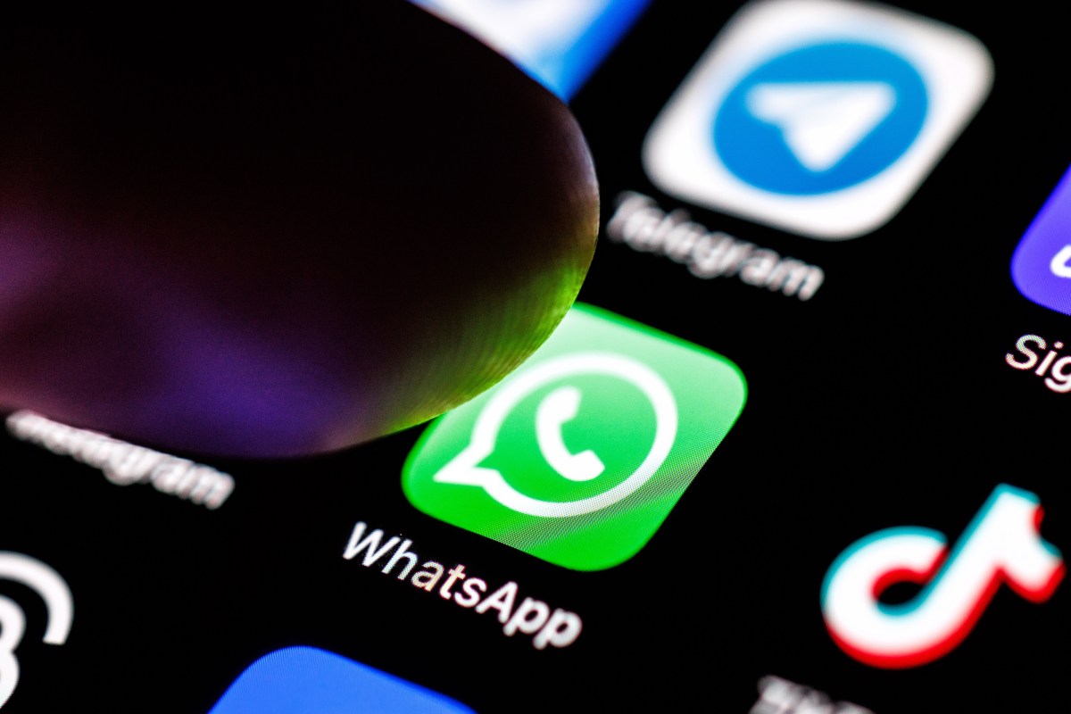 Telefon iPhone infectat cu spyware Predator, evidențiind hacking iPhone și legătura cu Intellexa sancțiuni în cazul jurnalistului din Angola | sursa foto: TechCrunch Telefon iPhone infectat cu spyware Predator, evidențiind hacking iPhone și legătura cu Intellexa sancțiuni în cazul jurnalistului din Angola | sursa foto: TechCrunch