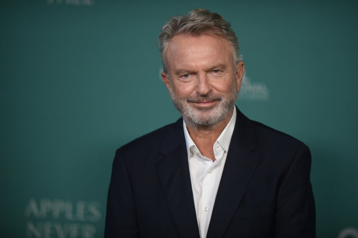 Sam Neill în tinerețe pe platoul de filmare al „Jurassic Park”, reflectând lupta sa cu cancer sânge și deces neașteptat. | sursa foto: Cancan Sam Neill în tinerețe pe platoul de filmare al „Jurassic Park”, reflectând lupta sa cu cancer sânge și deces neașteptat. | sursa foto: Cancan