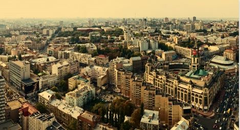 Explozie puternică în timpul atacului cu rachete asupra Kievului, cu sistemele de apărare antiaeriană active pe cerul orașului. | sursa foto: Economica Explozie puternică în timpul atacului cu rachete asupra Kievului, cu sistemele de apărare antiaeriană active pe cerul orașului. | sursa foto: Economica