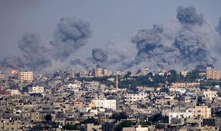 Zmeie incendiare lansate din Gaza deasupra terenurilor agricole israeliene în contextul ofensivelor Israel Gaza și atacurilor incendiare. | sursa foto: Economica Zmeie incendiare lansate din Gaza deasupra terenurilor agricole israeliene în contextul ofensivelor Israel Gaza și atacurilor incendiare. | sursa foto: Economica