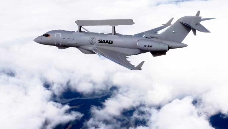 Flotă NATO cu aeronave militare Airbus A330 MRTT și drone supraveghere MQ-4C Triton în zbor, parte din contracte armament recente | sursa foto: Economica Flotă NATO cu aeronave militare Airbus A330 MRTT și drone supraveghere MQ-4C Triton în zbor, parte din contracte armament recente | sursa foto: Economica