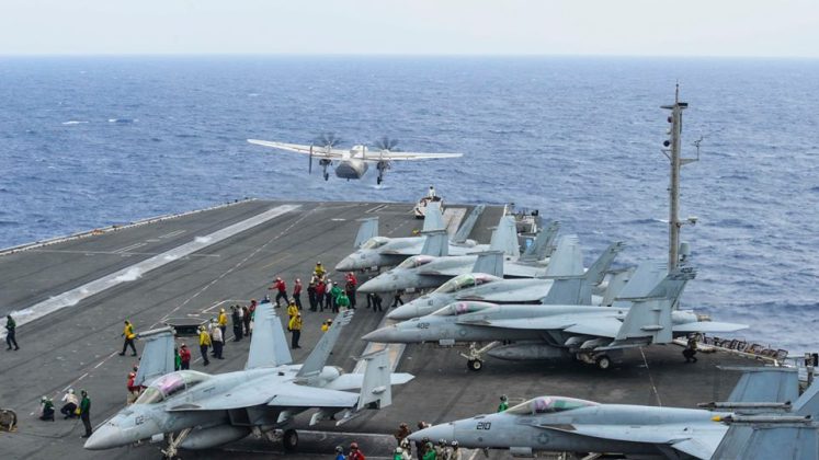 Portavionul Gerald R. Ford în șantier naval, evidențiind sistemul catapulte aburi pentru lansarea avioanelor în construcţie nave militare. | sursa foto: Economica Portavionul Gerald R. Ford în șantier naval, evidențiind sistemul catapulte aburi pentru lansarea avioanelor în construcţie nave militare. | sursa foto: Economica