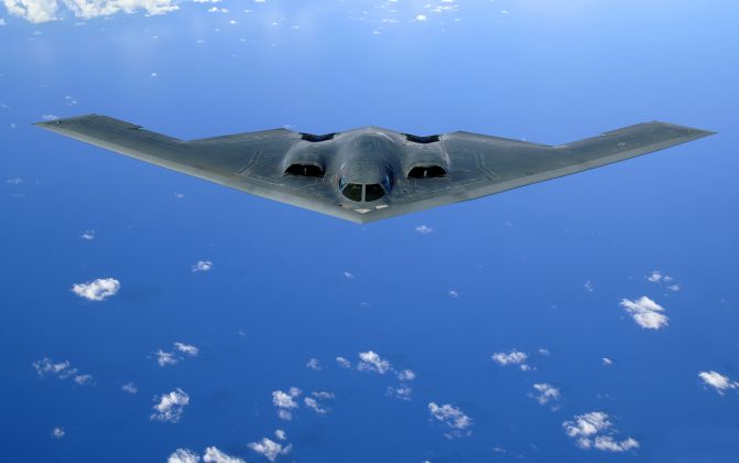 Harta globală cu zone strategice evidențiate, ilustrând strategia nucleară SUA și rolul armelor nucleare tactice în descurajarea nucleară regională. | sursa foto: Economica Harta globală cu zone strategice evidențiate, ilustrând strategia nucleară SUA și rolul armelor nucleare tactice în descurajarea nucleară regională. | sursa foto: Economica