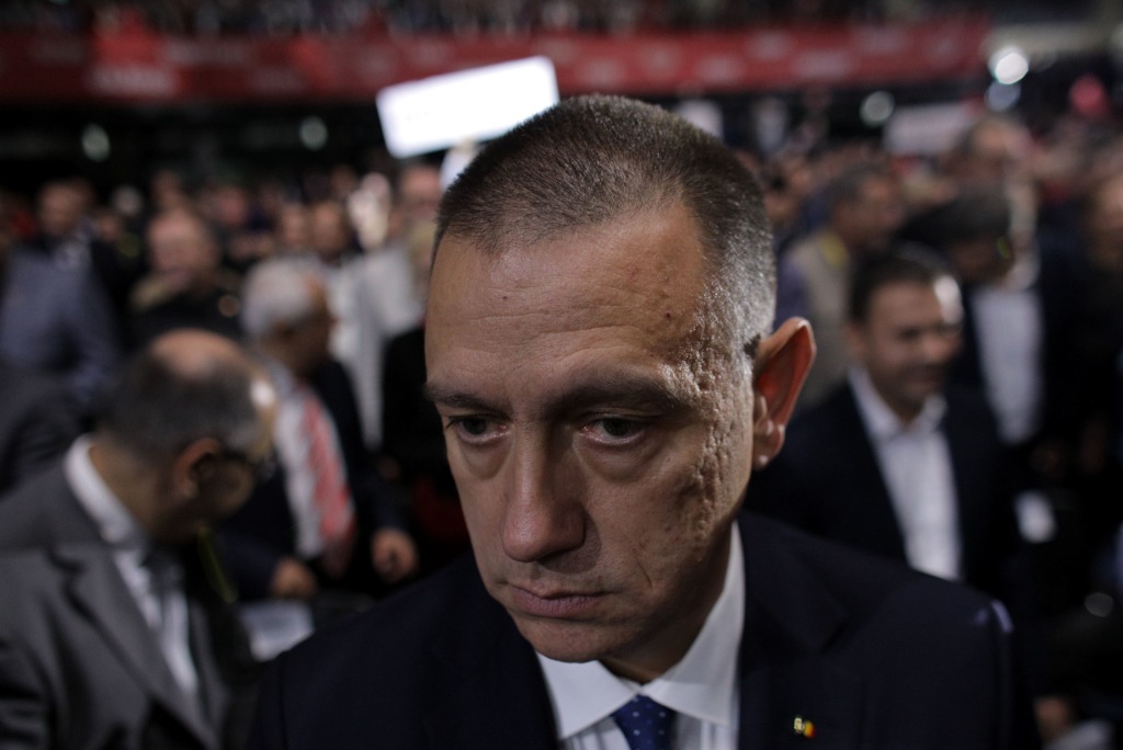 Mihai Fifor susținând invocarea articolului 4 NATO după blocarea înzestrării militare prin sesizarea PSD AUR la CCR în contextul securității naționale. | sursa foto: G4Media Mihai Fifor susținând invocarea articolului 4 NATO după blocarea înzestrării militare prin sesizarea PSD AUR la CCR în contextul securității naționale. | sursa foto: G4Media