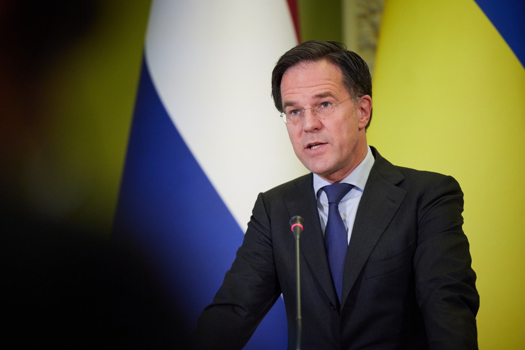 Secretarul general NATO Mark Rutte sosind la gara centrală din Kiev în timpul vizitei NATO Kiev pentru sprijin militar Ucraina după atacuri rusești Ucraina. | sursa foto: G4Media Secretarul general NATO Mark Rutte sosind la gara centrală din Kiev în timpul vizitei NATO Kiev pentru sprijin militar Ucraina după atacuri rusești Ucraina. | sursa foto: G4Media