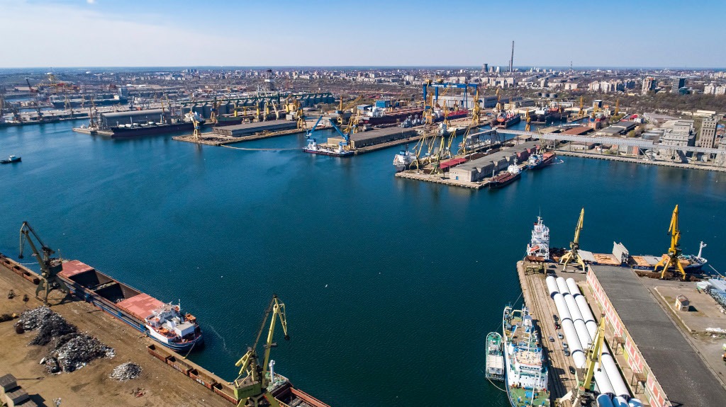 Dronă marină explozie în dana 78 a Portului Constanța, cu evacuare persoane și acces restricționat în zonă de autorități. | sursa foto: G4Media Dronă marină explozie în dana 78 a Portului Constanța, cu evacuare persoane și acces restricționat în zonă de autorități. | sursa foto: G4Media