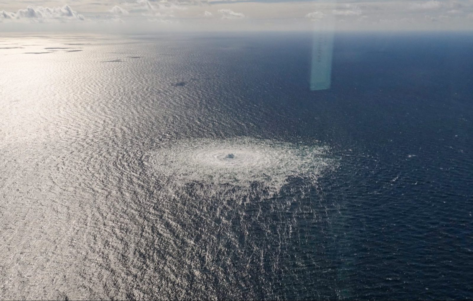 Echipa ucraineană de scafandri pregătind explozibili subacvatici pentru sabotaj Nord Stream în cadrul operațiunii Diameter, anchetă germană. | sursa foto: G4Media Echipa ucraineană de scafandri pregătind explozibili subacvatici pentru sabotaj Nord Stream în cadrul operațiunii Diameter, anchetă germană. | sursa foto: G4Media
