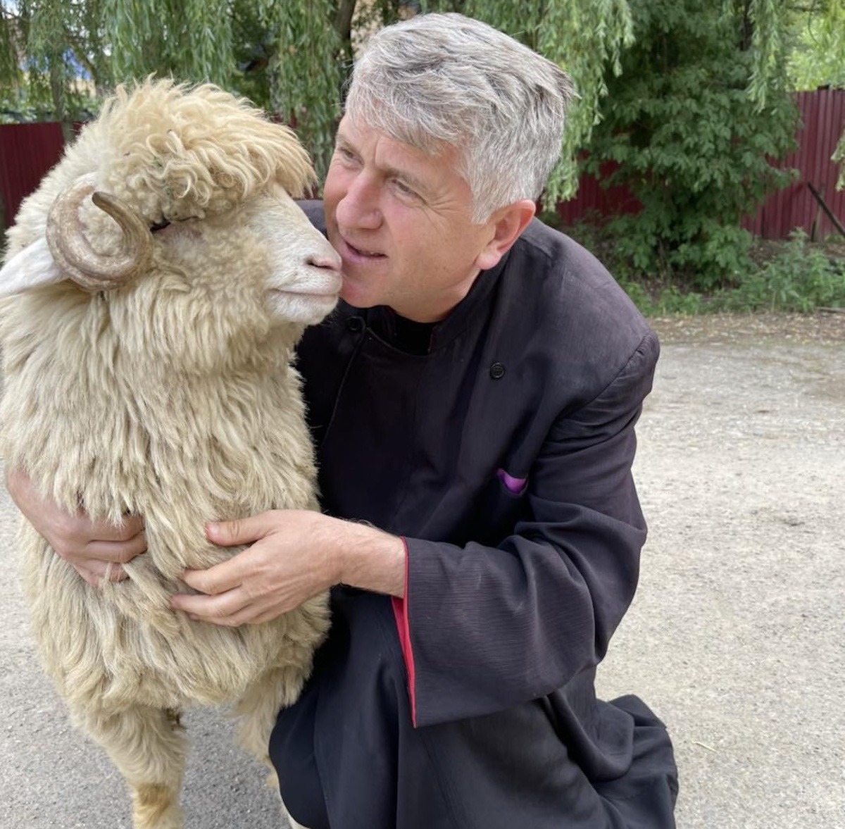 Portretul lui Cristian Pomohaci, în contextul dosarului de pornografie infantilă și al arestării preventive | sursa foto: G4Media Portretul lui Cristian Pomohaci, în contextul dosarului de pornografie infantilă și al arestării preventive | sursa foto: G4Media