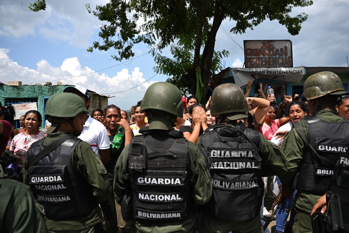 Deținuți politici eliberați în Venezuela după alegerile prezidențiale 2024, ieșind din închisoarea de la Tocoron, Aragua. | sursa foto: G4Media Deținuți politici eliberați în Venezuela după alegerile prezidențiale 2024, ieșind din închisoarea de la Tocoron, Aragua. | sursa foto: G4Media