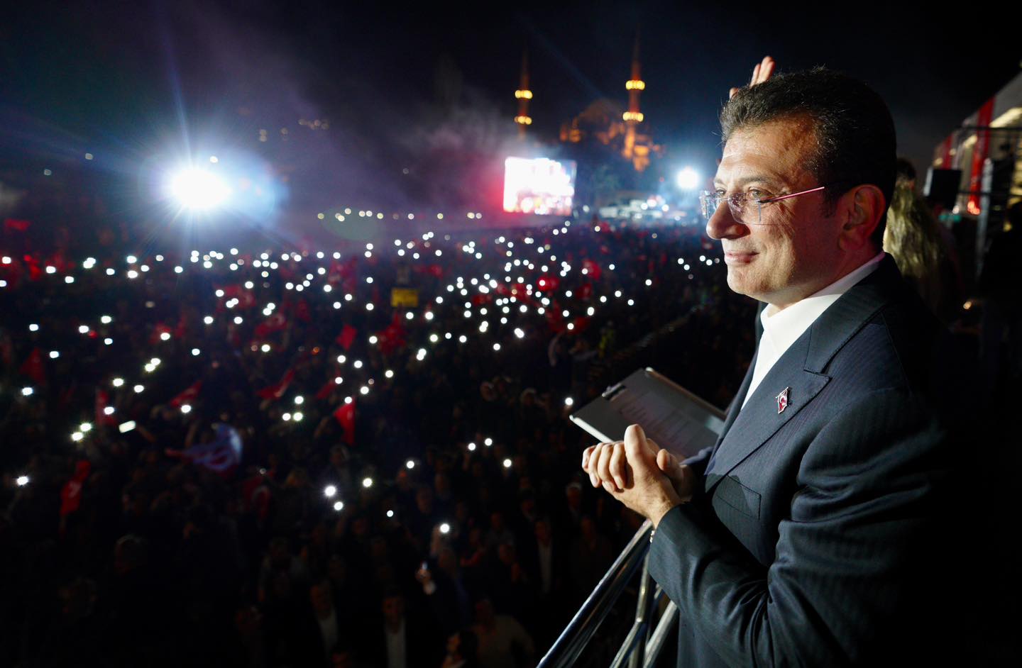 Deputați în Parlamentul Turciei implicați în confruntări fizice după numirea ministrului Justiției Turcia Akın Gürlek și ancheta Ekrem İmamoğlu | sursa foto: G4Media Deputați în Parlamentul Turciei implicați în confruntări fizice după numirea ministrului Justiției Turcia Akın Gürlek și ancheta Ekrem İmamoğlu | sursa foto: G4Media