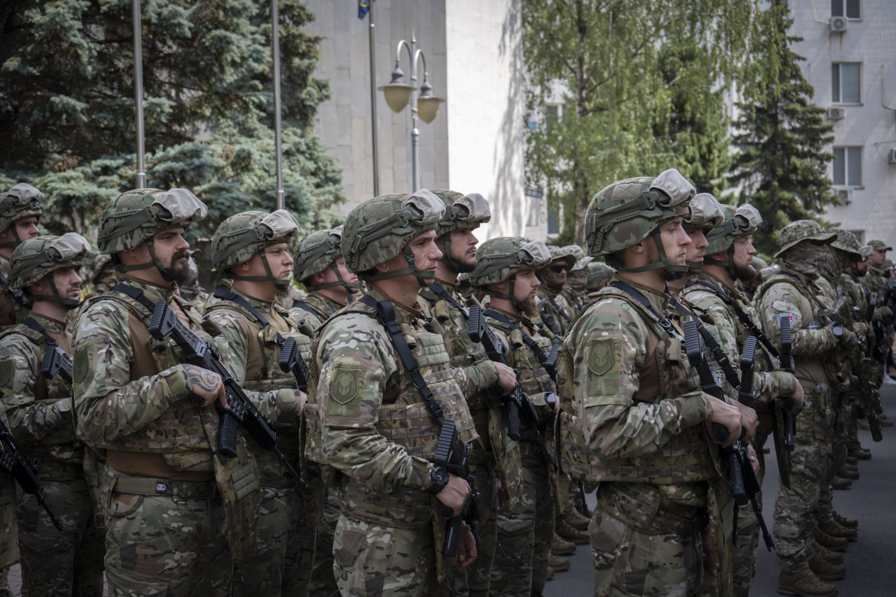 Patrulă militară ucraineană pe stradă în timpul recrutării militare Ucraina, în contextul atac patrule recrutare și mobilizare forțată. | sursa foto: G4Media Patrulă militară ucraineană pe stradă în timpul recrutării militare Ucraina, în contextul atac patrule recrutare și mobilizare forțată. | sursa foto: G4Media