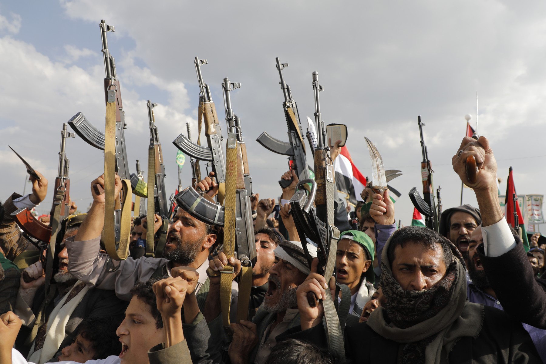Miliții Houthi în ofensivă intensă în provincia Hodeidah, cu lupte violente în sudul regiunii în conflictul Yemen. | sursa foto: G4Media Miliții Houthi în ofensivă intensă în provincia Hodeidah, cu lupte violente în sudul regiunii în conflictul Yemen. | sursa foto: G4Media