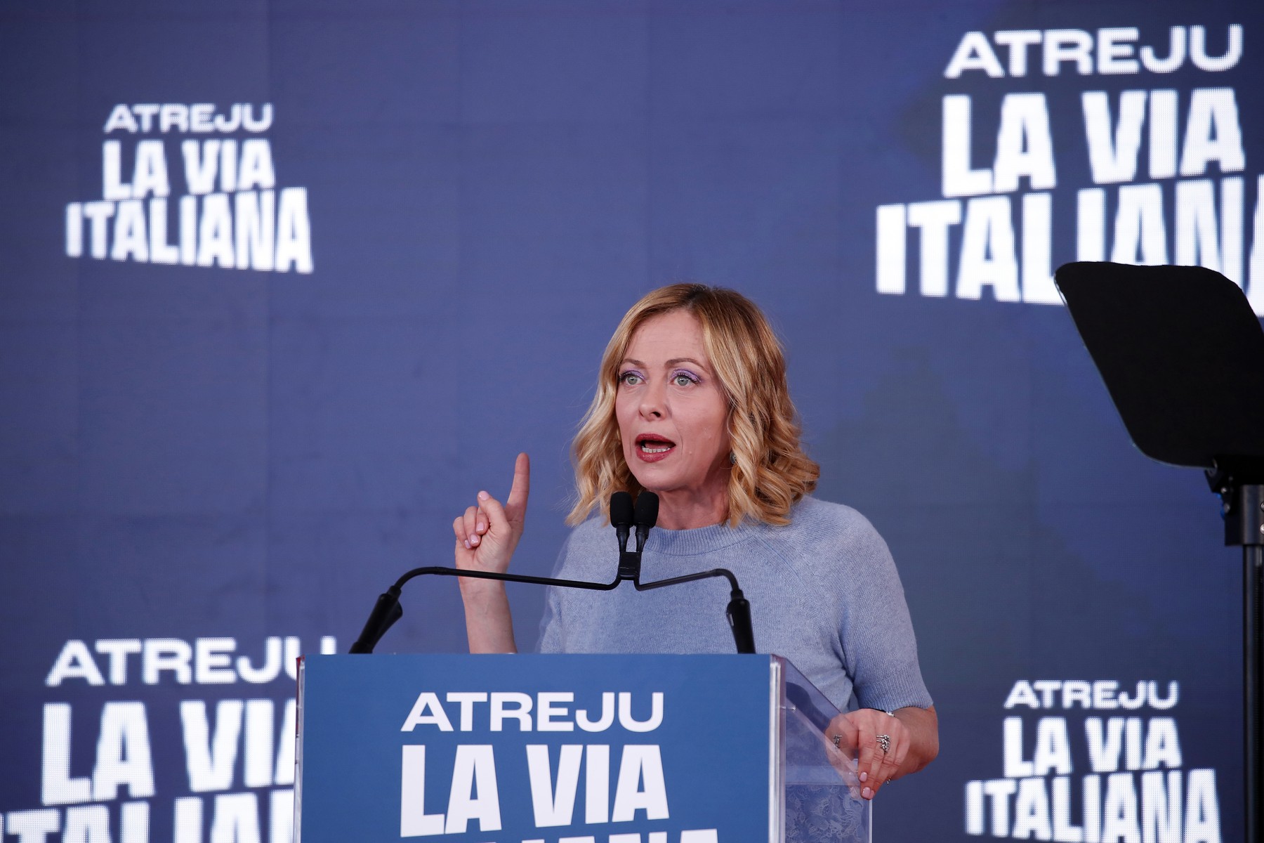 Contingent de militari italieni România în misiune militară la baza Mihail Kogălniceanu, în contextul tensiunilor NATO din Marea Neagră. | sursa foto: G4Media Contingent de militari italieni România în misiune militară la baza Mihail Kogălniceanu, în contextul tensiunilor NATO din Marea Neagră. | sursa foto: G4Media