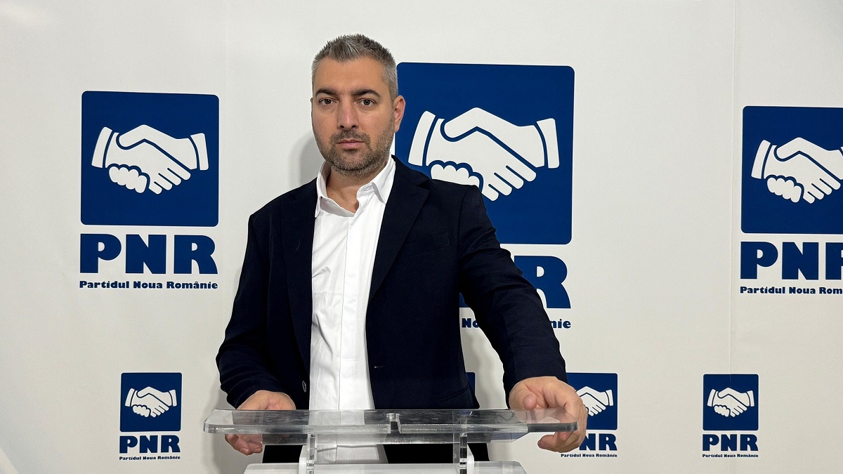 Constantin Sebastian Popescu în sala de judecată, dosar judiciar pentru corupere sexuală minor, sub control judiciar și proces secret. | sursa foto: G4Media Constantin Sebastian Popescu în sala de judecată, dosar judiciar pentru corupere sexuală minor, sub control judiciar și proces secret. | sursa foto: G4Media