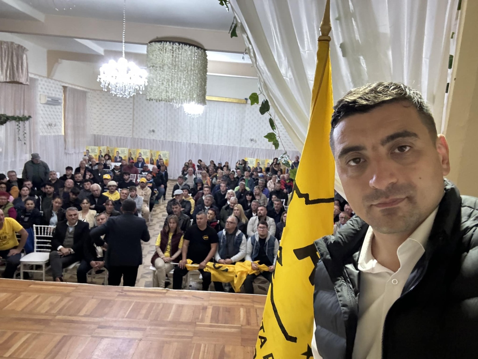 Parlamentari din coaliția PSD-AUR dezbătând moțiunea de cenzură guvern în contextul ascensiunii extremei drepte România. | sursa foto: G4Media Parlamentari din coaliția PSD-AUR dezbătând moțiunea de cenzură guvern în contextul ascensiunii extremei drepte România. | sursa foto: G4Media