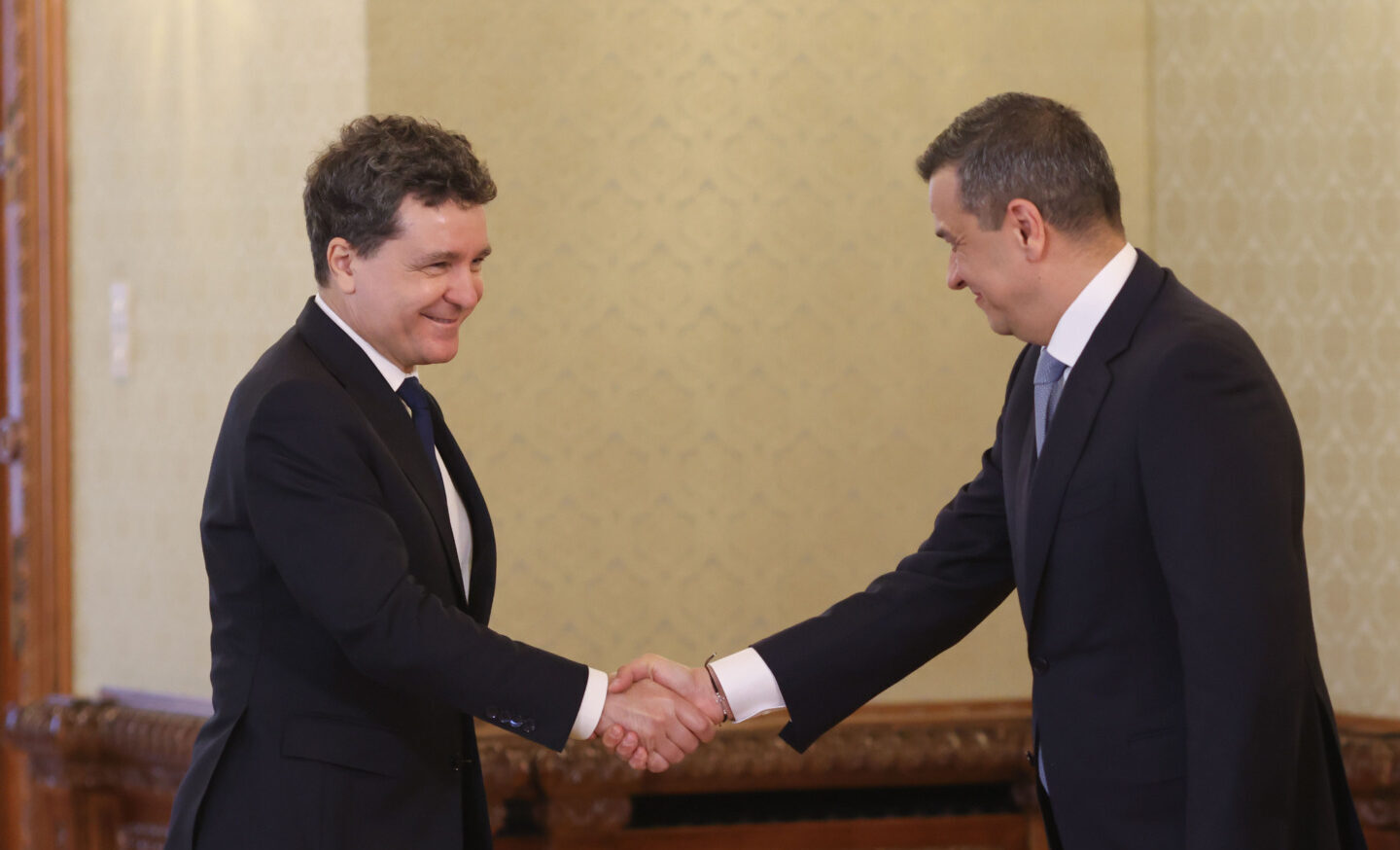 Nicușor Dan vorbind la o conferință de presă despre blocaj PSD PNRR privind legea salarizării bugetarilor și reforma ANI în Parlament. | sursa foto: G4Media Nicușor Dan vorbind la o conferință de presă despre blocaj PSD PNRR privind legea salarizării bugetarilor și reforma ANI în Parlament. | sursa foto: G4Media