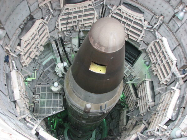 Harta Europei cu baze aeriene Europa evidențiate în Polonia, Finlanda și Lituania pentru descurajare nucleară NATO și arme nucleare nestrategice. | sursa foto: G4Media Harta Europei cu baze aeriene Europa evidențiate în Polonia, Finlanda și Lituania pentru descurajare nucleară NATO și arme nucleare nestrategice. | sursa foto: G4Media