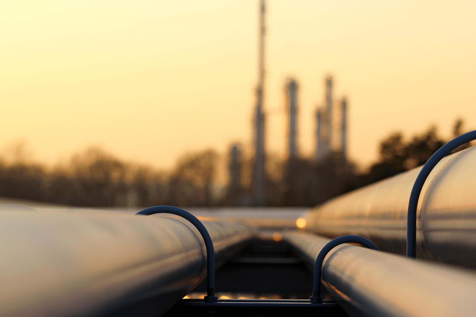 Rafinărie masivă în Arabia Saudită cu instalații de producţie petrol Arabia Saudită și depozite pentru exporturi petrol în contextul tensiunilor Iran SUA. | sursa foto: G4Media Rafinărie masivă în Arabia Saudită cu instalații de producţie petrol Arabia Saudită și depozite pentru exporturi petrol în contextul tensiunilor Iran SUA. | sursa foto: G4Media