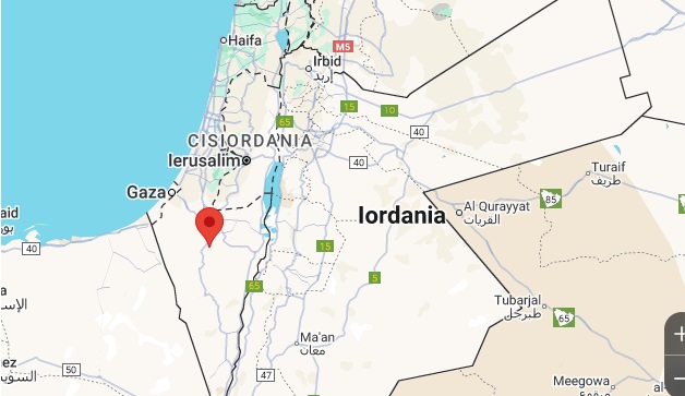 Funcționari electorali pregătind secția de votare în Deir el-Balah, Fâșia Gaza, pentru alegeri locale teritoriile palestiniene sub Autoritatea Palestiniană. | sursa foto: G4Media Funcționari electorali pregătind secția de votare în Deir el-Balah, Fâșia Gaza, pentru alegeri locale teritoriile palestiniene sub Autoritatea Palestiniană. | sursa foto: G4Media